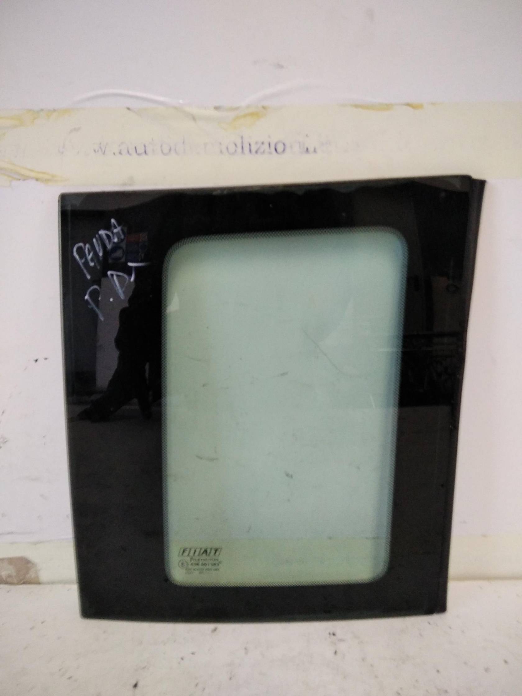 Fisso atermico parafango post. dx.